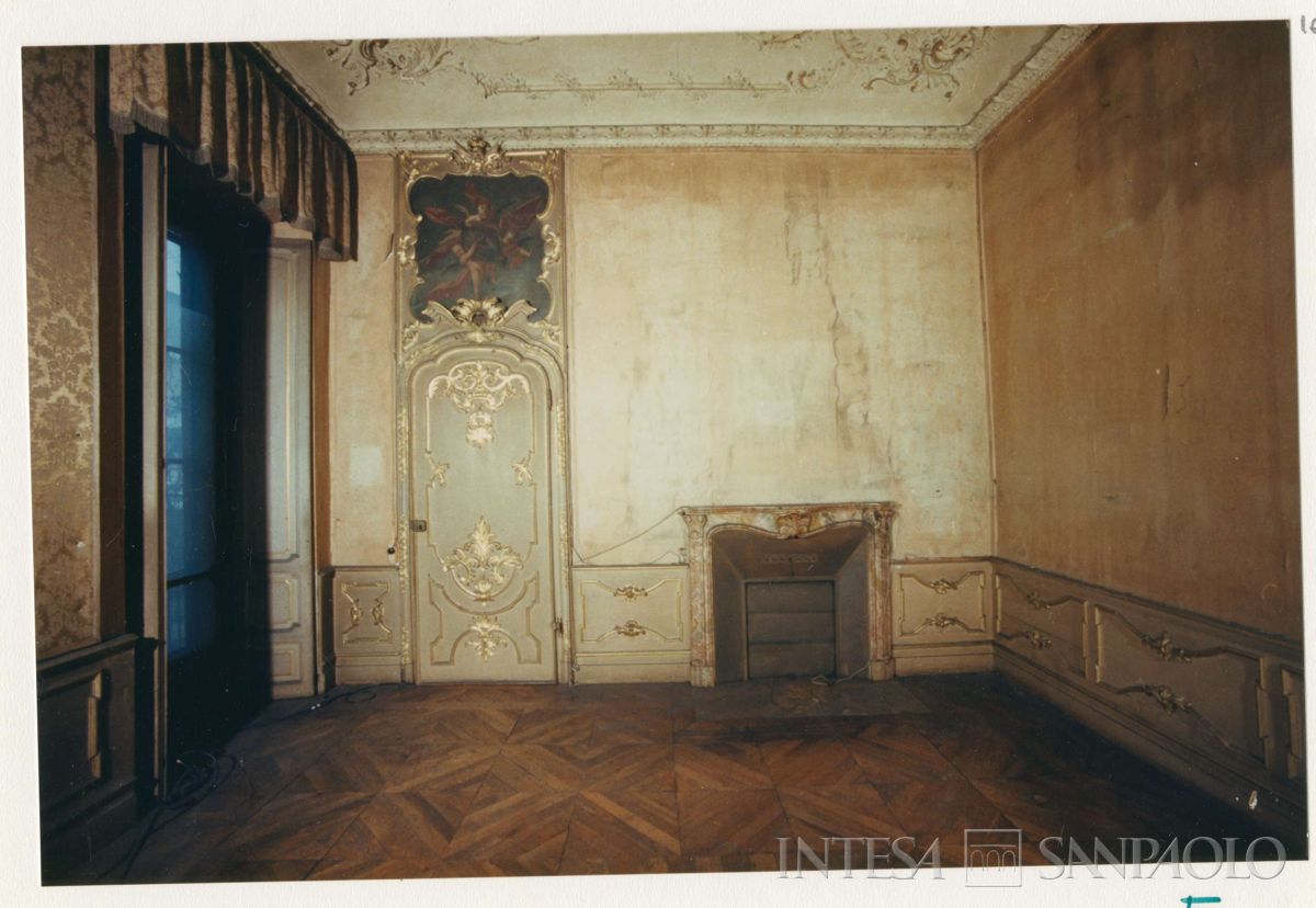 BCI, Torino, Palazzo Pallavicini Mossi, via Santa Teresa 9-11: interni prima dei lavori di ristrutturazione, anni 1980 - 1990 (fotografo sconosciuto)