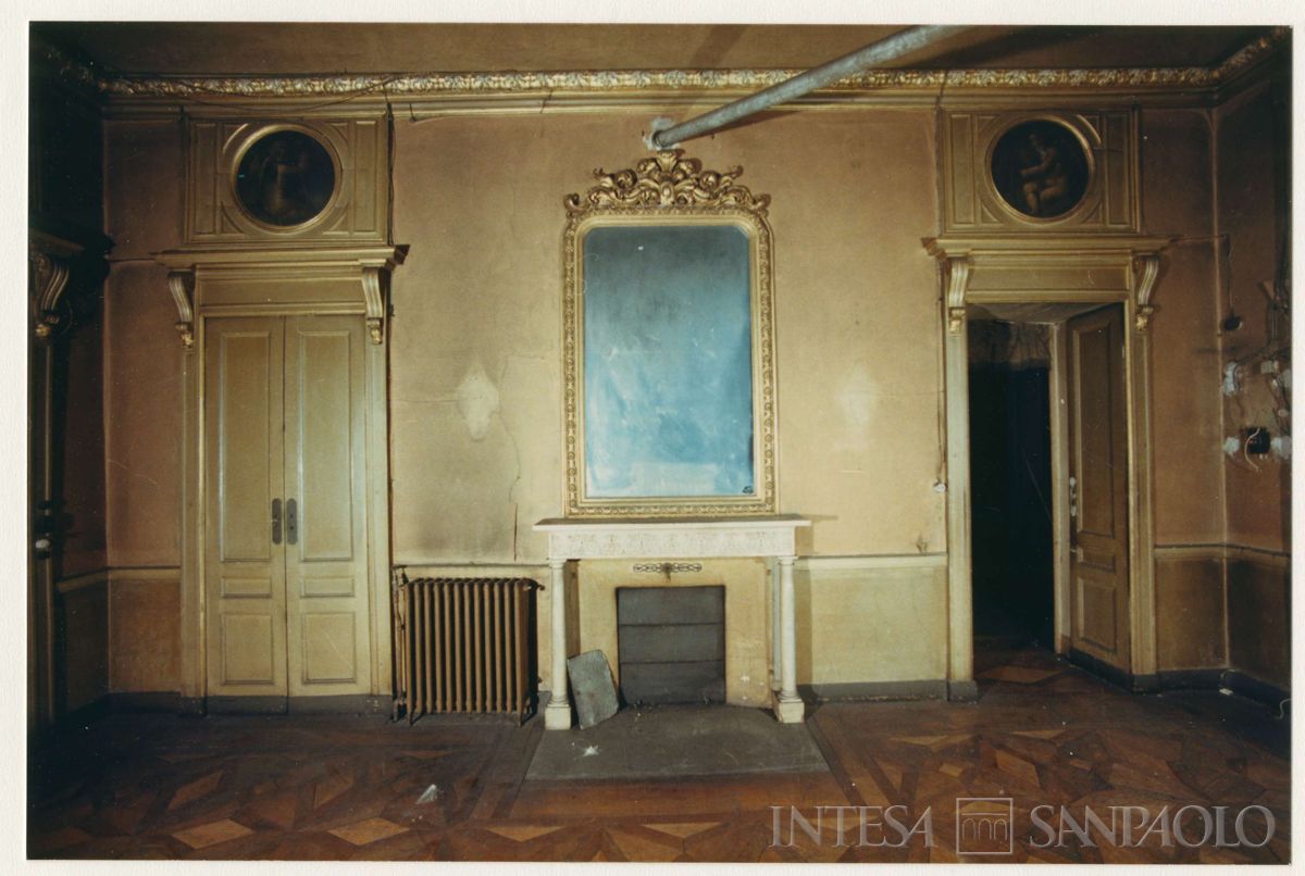BCI, Torino, Palazzo Pallavicini Mossi, via Santa Teresa 9-11: interni prima dei lavori di ristrutturazione, anni 1980 - 1990 (fotografo sconosciuto)