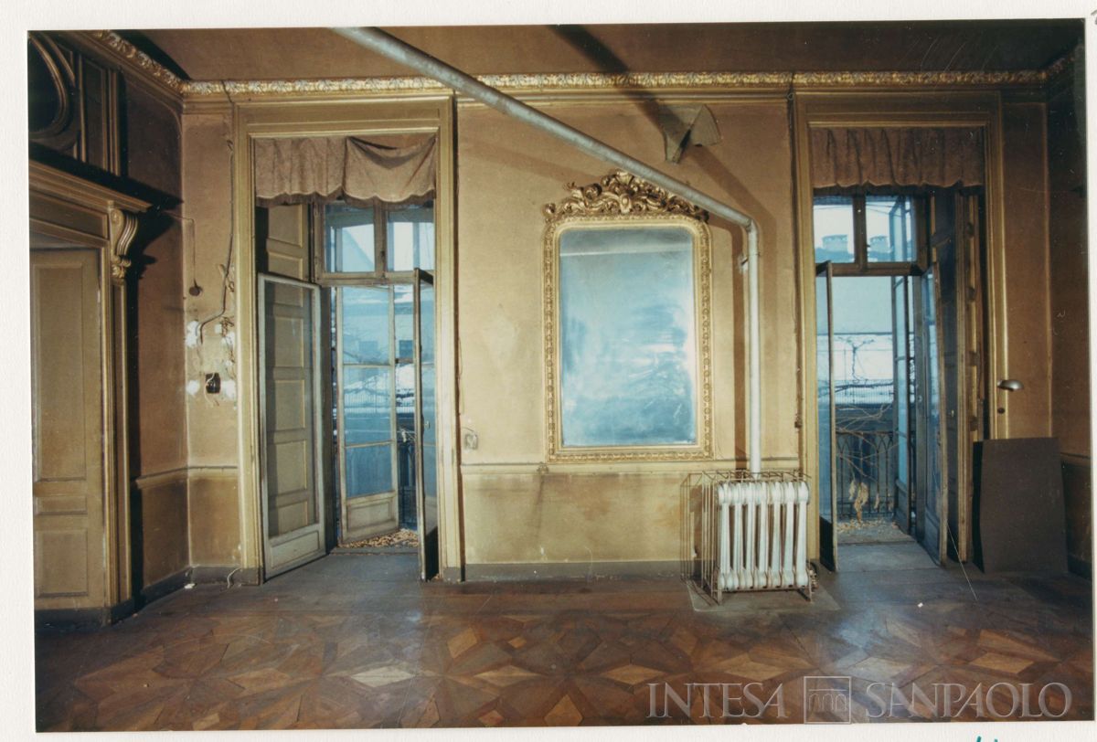 BCI, Torino, Palazzo Pallavicini Mossi, via Santa Teresa 9-11: interni prima dei lavori di ristrutturazione, anni 1980 - 1990 (fotografo sconosciuto)