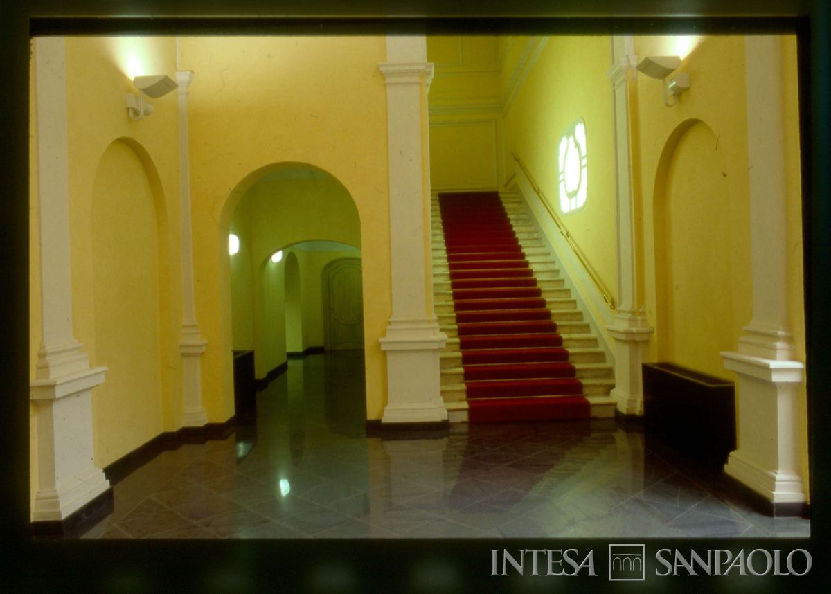 BCI, Torino, Palazzo Pallavicini Mossi, via Santa Teresa 9-11: scalone, anni 1990 (foto di Roberto Grosso)