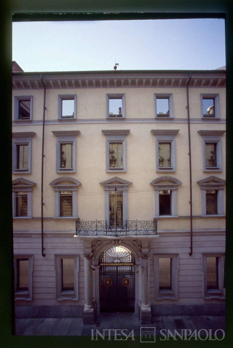 BCI, Torino, Palazzo Pallavicini Mossi, via Santa Teresa 9-11: facciata, anni 1990 (foto di Roberto Grosso)