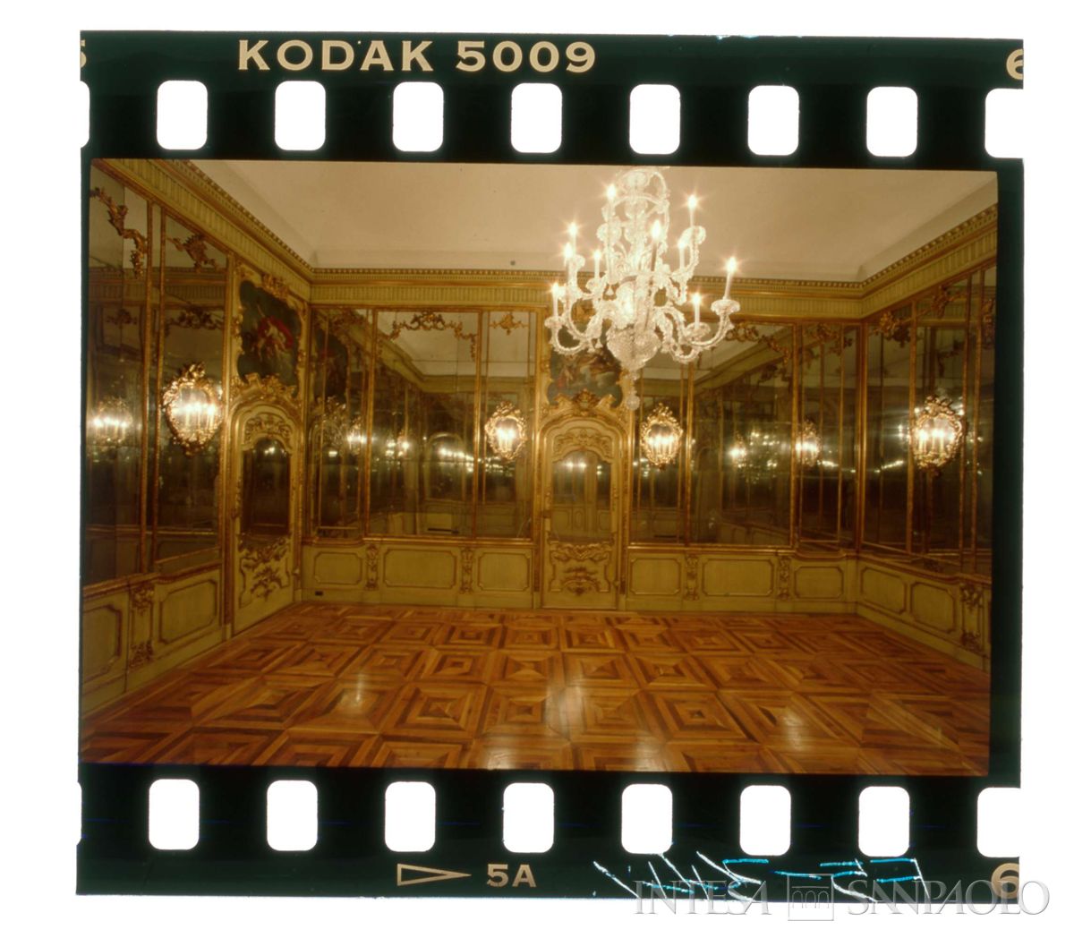 BCI, Torino, Palazzo Pallavicini Mossi, via Santa Teresa 9-11: sala degli specchi, anni 1990 (foto di Roberto Grosso)