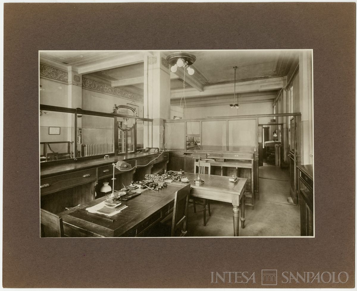 BCI, Tortona: agenzia di Via Emilia 28-30, anni 1930 (fotografo sconosciuto)