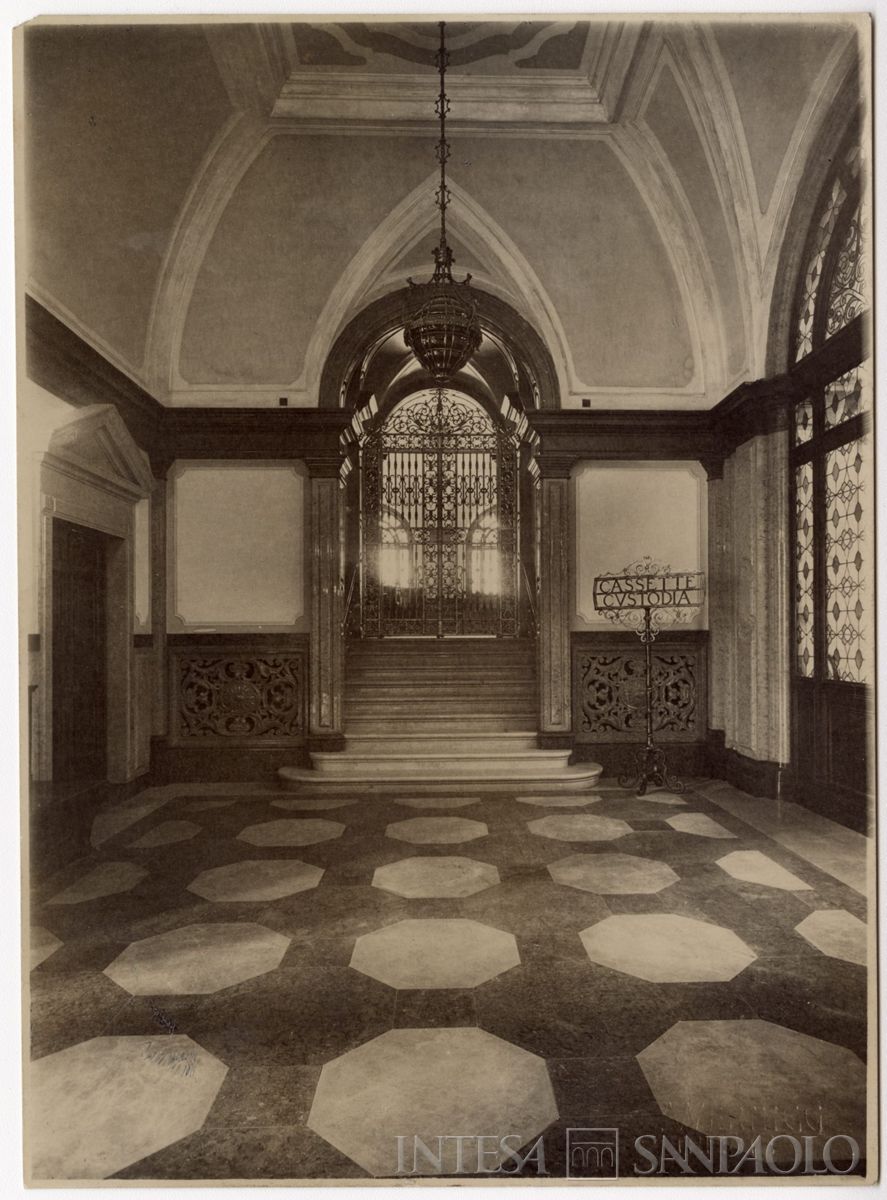 BCI, Trieste: sede di Piazza Ponterosso 1, gennaio 1921 - ottobre 1928 (foto Carlo Wernigg)