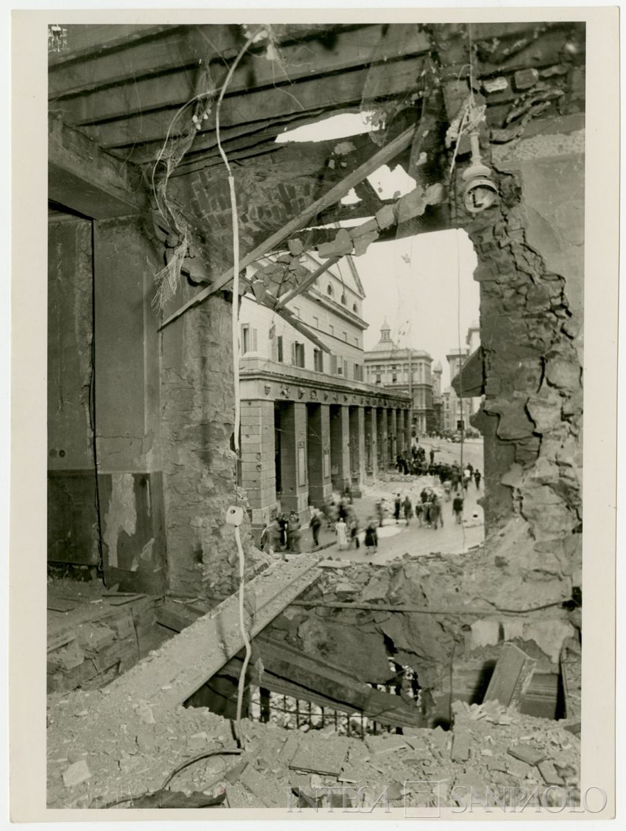 BCI, Genova: sede, Via Carlo Felice 5-7, 1944 (foto di Ermanno Sangiorgi)