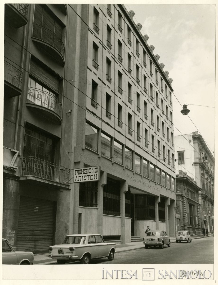 BCI, Palermo: sede di via Mariano Stabile 150/152. Facciata su via Mariano Stabile, fine 1965 (Foto Allotta)