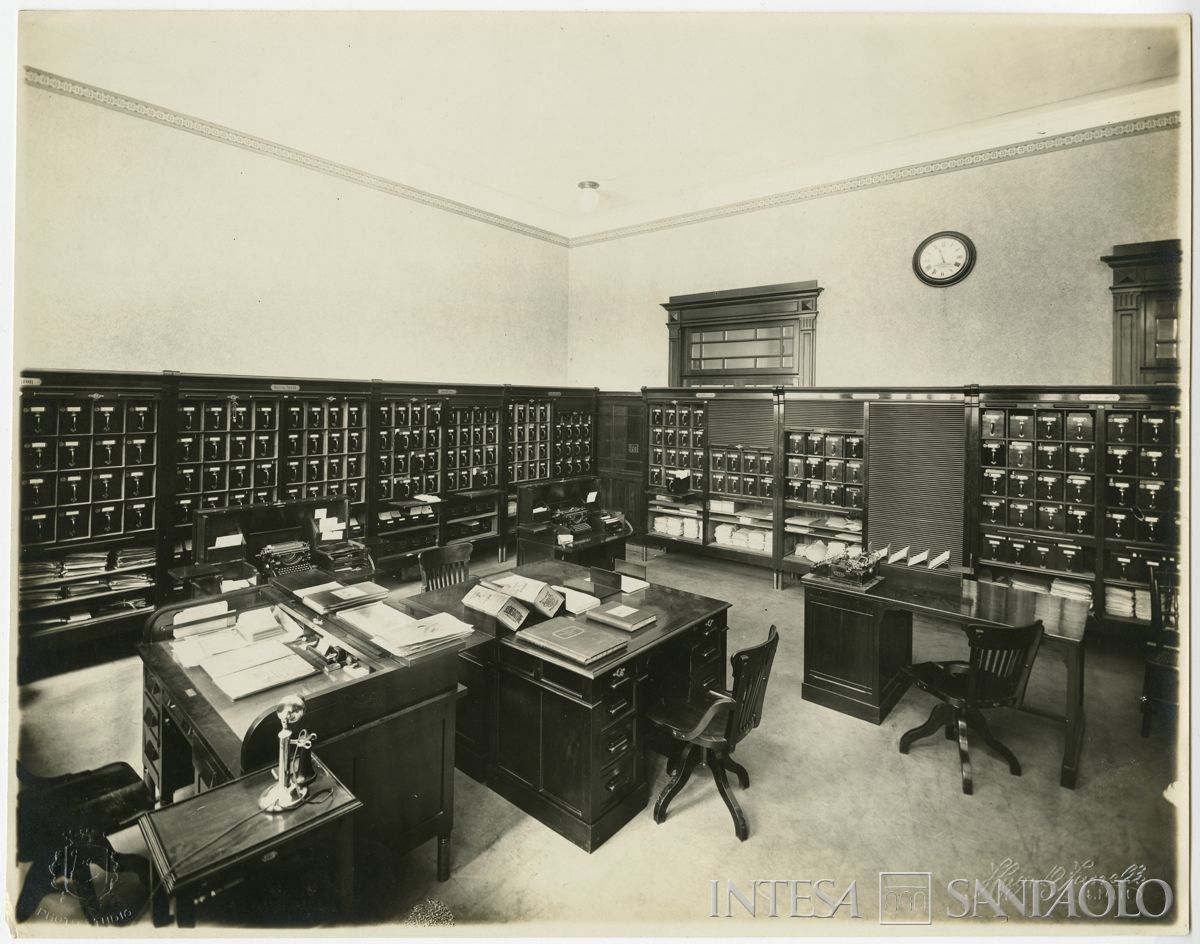 Banca Commerciale Francese e Italiana per l'America del Sud, San Paolo: succursale di Rua 15 de Novembro 27, 1921 (foto di Photo-Studio Hugo D. Zanella)