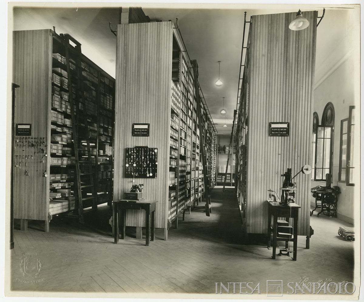 Banca Commerciale Francese e Italiana per l'America del Sud, San Paolo: succursale di Rua 15 de Novembro 27, 1921 (foto di Photo-Studio Hugo D. Zanella)