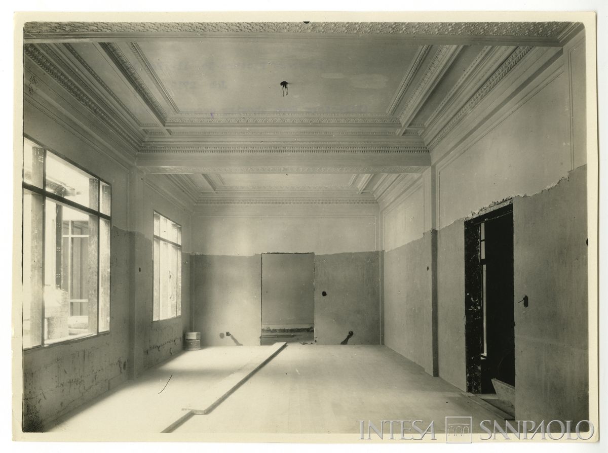 Banco Italiano, Lima: il cantiere per la sede di Calle Carrera. Ultimazione degli interni: avanzamento dei lavori di decorazione nell'ufficio del direttore, 10 febbraio 1929 (fotografo sconosciuto)