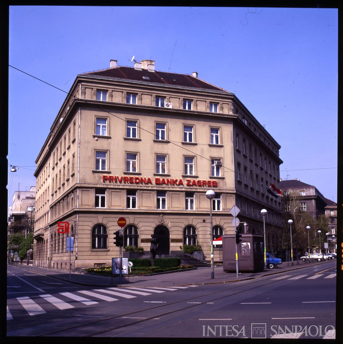 Privredna Banka Zagreb, Zagabria: sede di Ulica dr. Franje Račkog 6, 1999 - 2000 (fotografo sconosciuto)