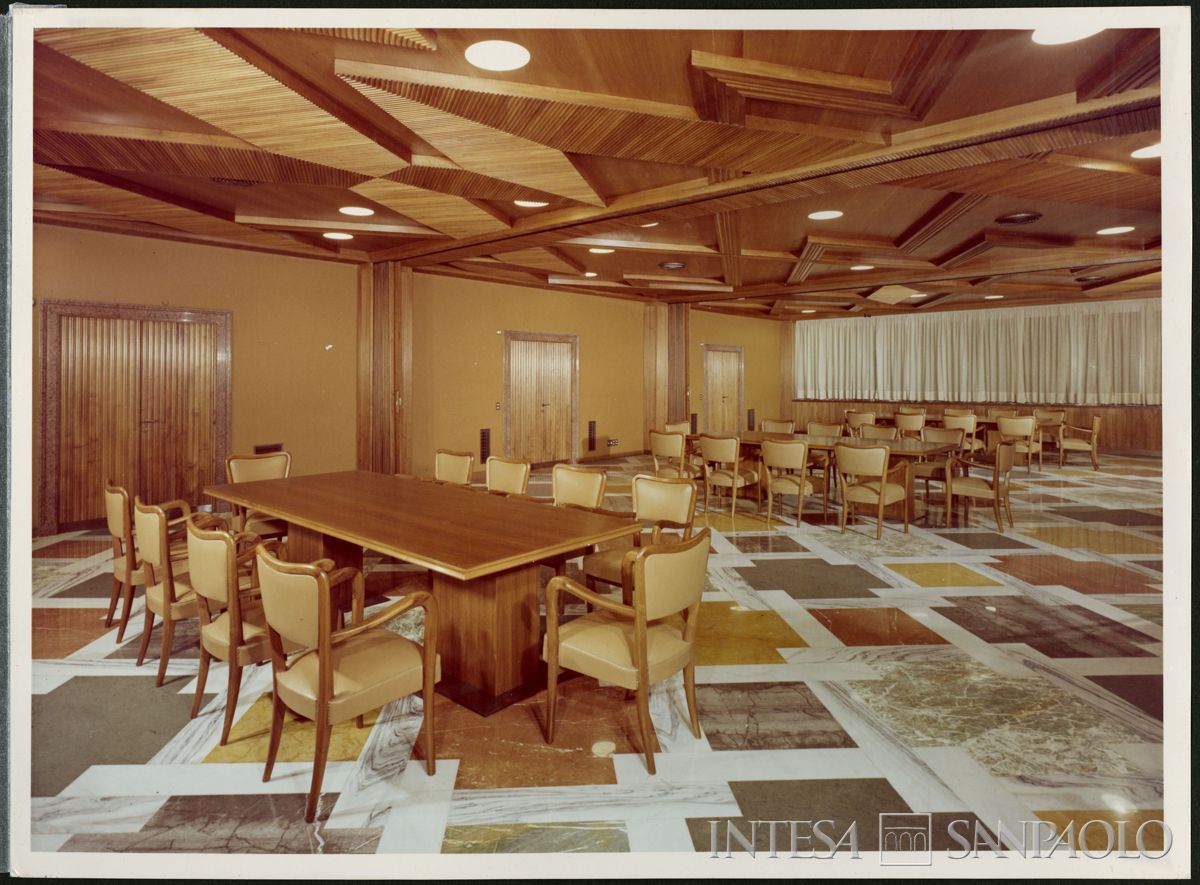 Sede di Milano in largo Belotti - piazza Ferrari, sala delle riunioni, febbraio 1966 (Publifoto)