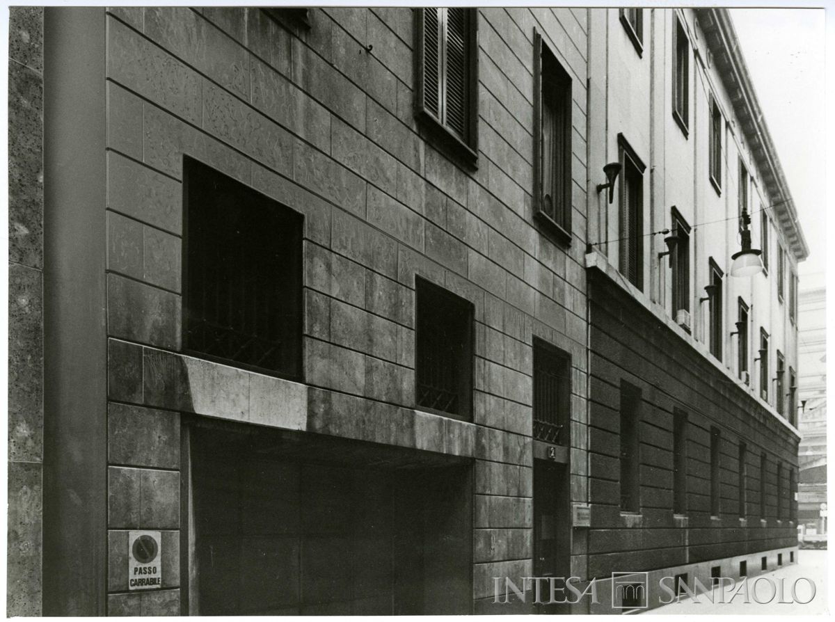 Sede di Milano in largo Belotti - piazza Ferrari, esterno via Clerici, 1983 (fotografo sconosciuto)