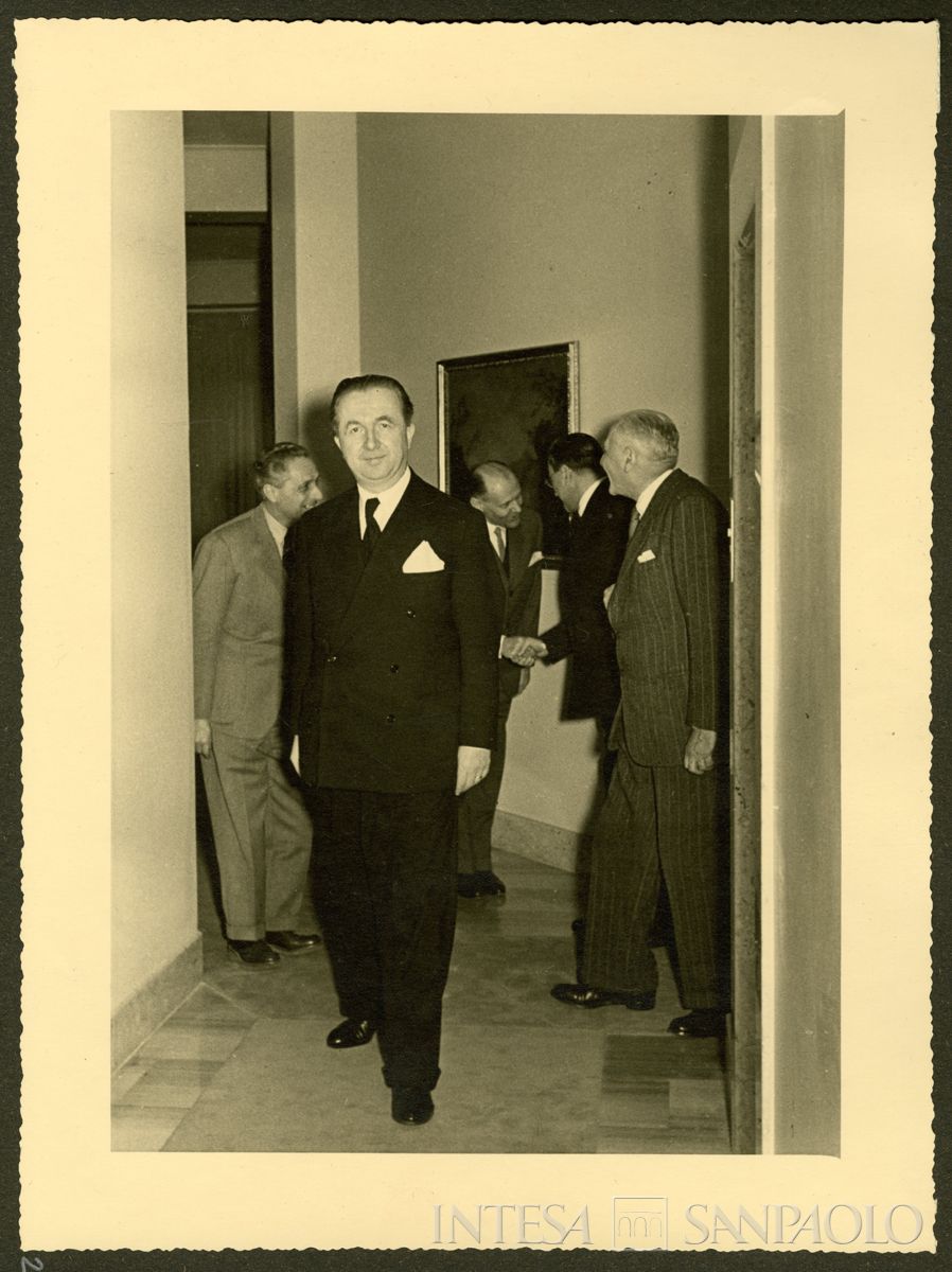 Visita del Ministro del Tesoro Giuseppe Pella alla sede del Banco Ambrosiano di Milano, 3 marzo 1953 (N. Ferrario)