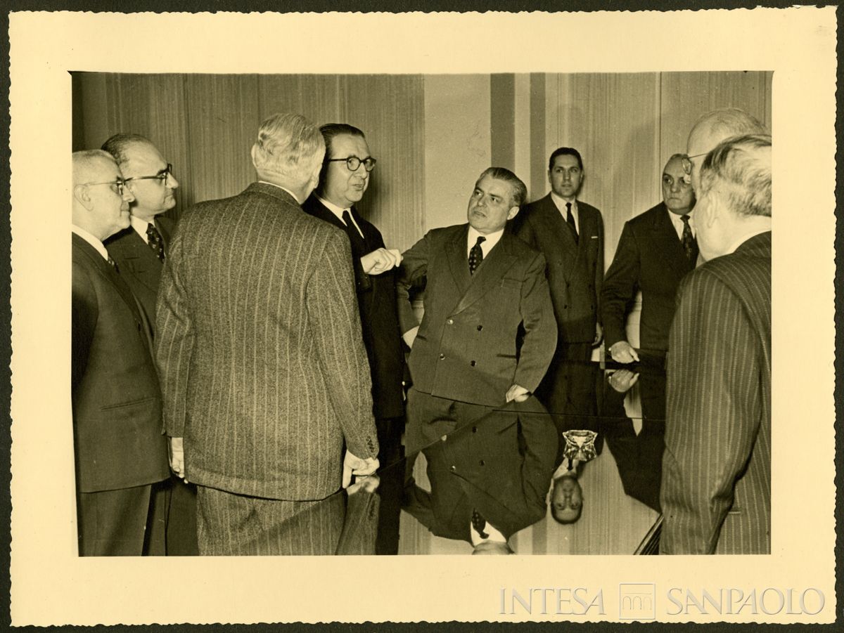 Visita del Ministro del Tesoro Giuseppe Pella alla sede del Banco Ambrosiano, Milano, 3 marzo 1953 (N. Ferrario)