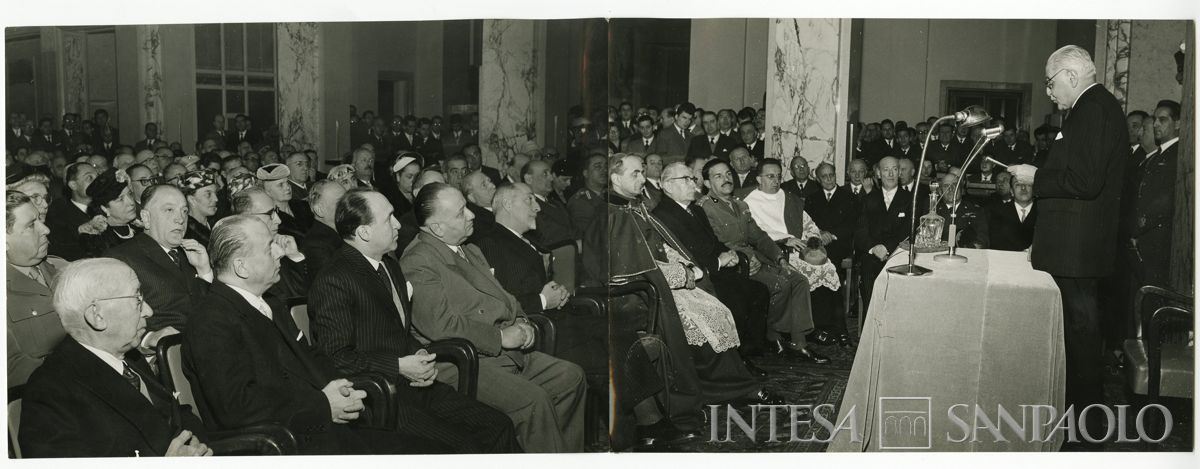 Intervento del presidente del Banco Ambrosiano Tommaso Gallarati Scotti all'inaugurazione della nuova ala della sede di Milano dell'Istituto, 9 dicembre 1956 (Publifoto)