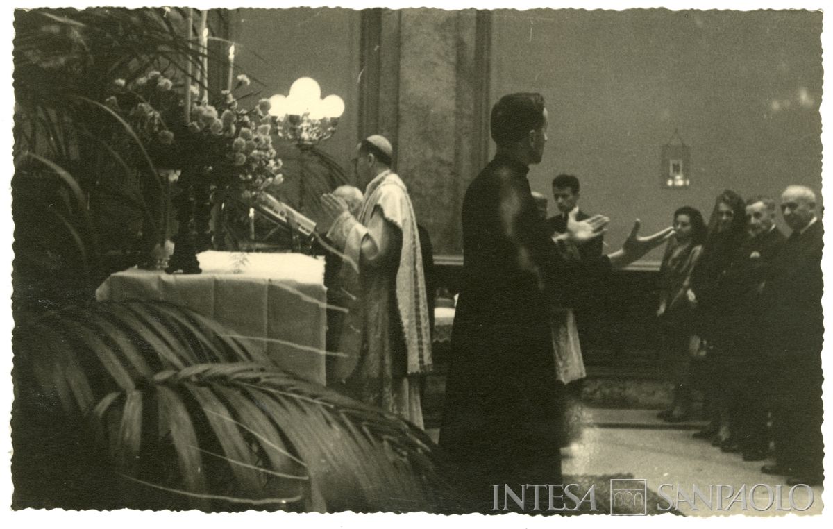 Celebrazione liturgica cattolica preconciliare non identificata, [ante 1962] (fotografo sconosciuto)