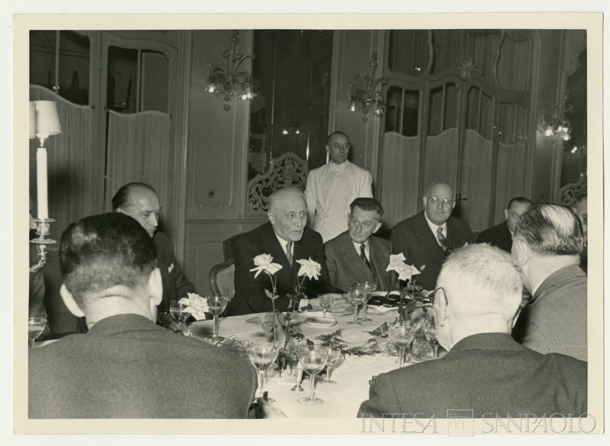 Pranzo all'Albergo Continentale alla presenza del presidente Tommaso Gallarati Scotti, anni 1960 (Servizio fotografico Foto Flash)