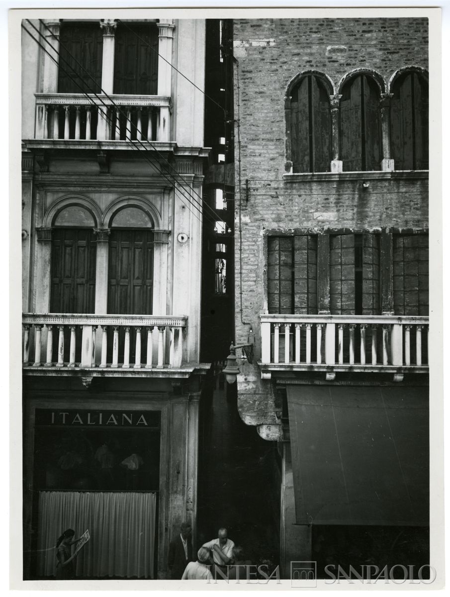BCI, Venezia: agenzia di città n. 2, Campo San Bartolomeo 5280, 20 febbraio 1948 (foto Giacomelli)