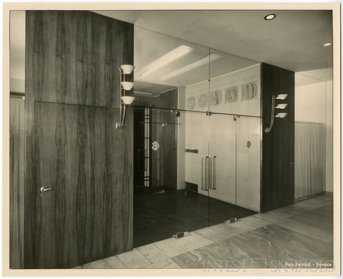 BCI, Venezia: agenzia di città n. 2, Campo San Bartolomeo 5281, post 1966 (foto Ferruzzi)