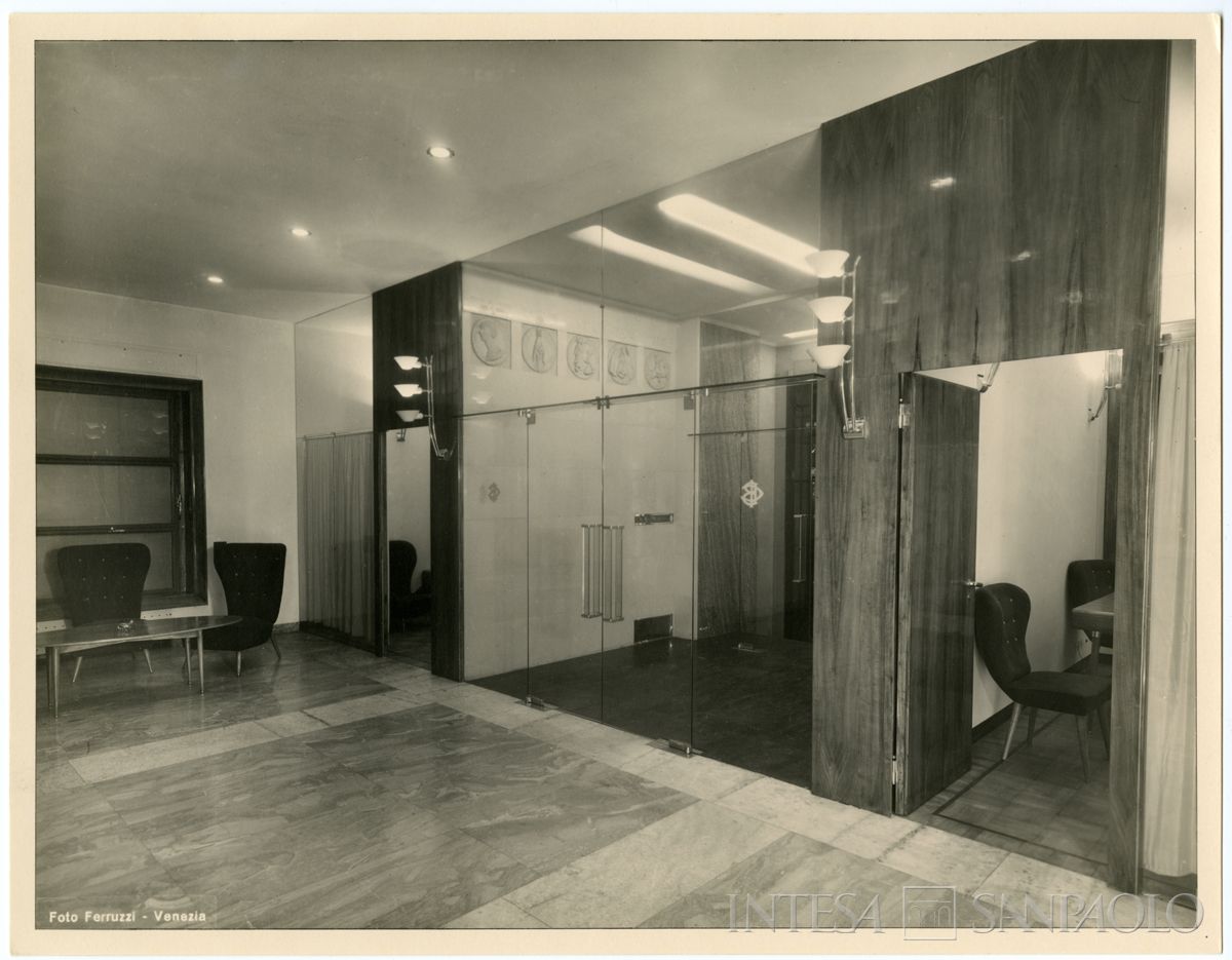 BCI, Venezia: agenzia di città n. 2, Campo San Bartolomeo 5281, post 1966 (foto Ferruzzi)