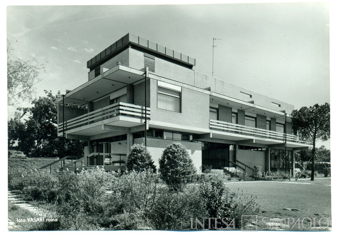 Il circolo sportivo dell'IMI, Roma, via dell'Acqua Acetosa 15: esterno [1961] (foto di Vasari)