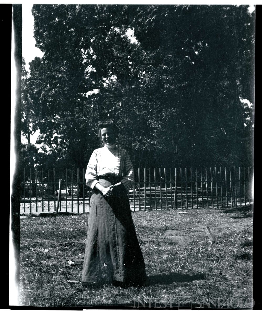 Ritratto di Candida, la balia della famiglia Nogara, circa 1910 (fotografo sconosciuto)