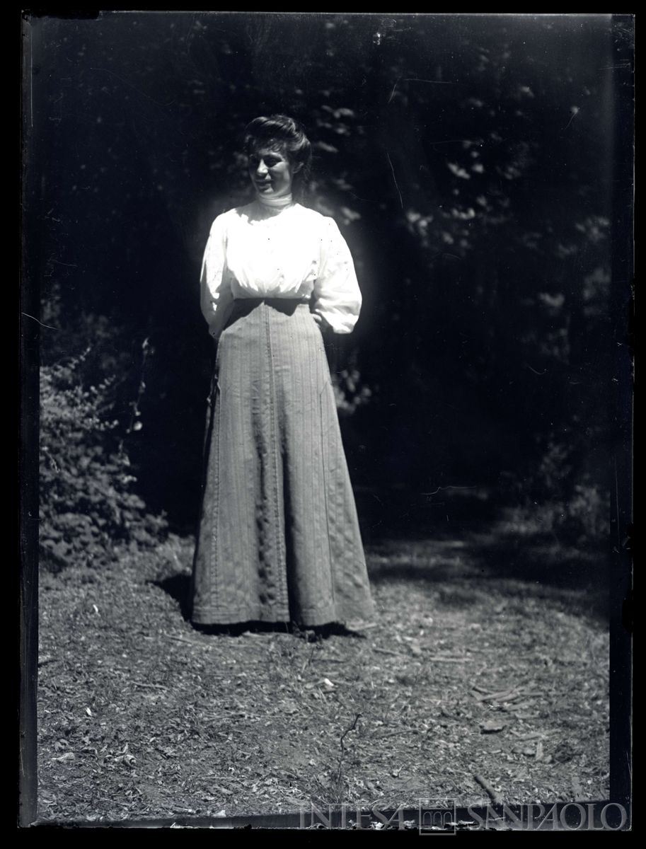 Ritratto di Candida, la balia della famiglia Nogara, circa 1910 (fotografo sconosciuto)