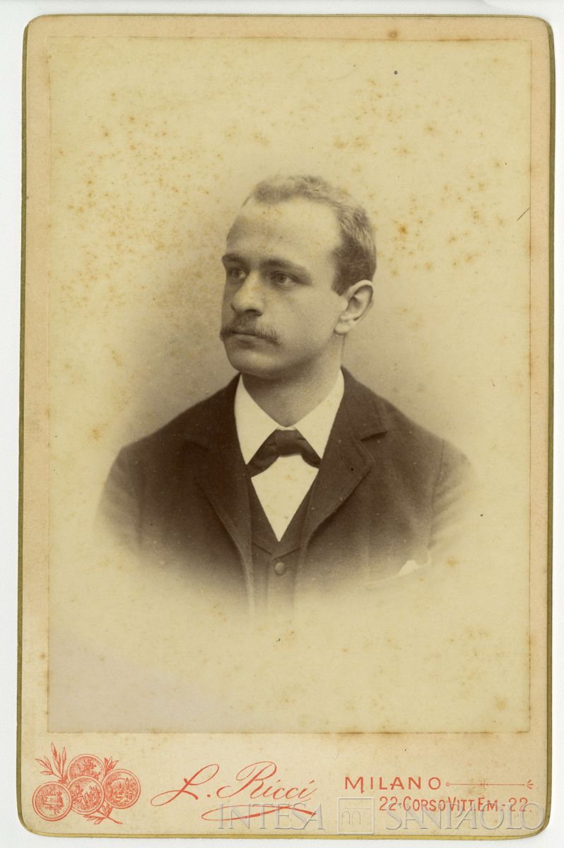 Bernardino Nogara ritratto in studio fotografico, 1895 (Leone Ricci)