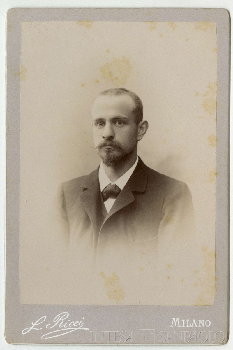 Bernardino Nogara ritratto in studio fotografico, 1898 (Leone Ricci)