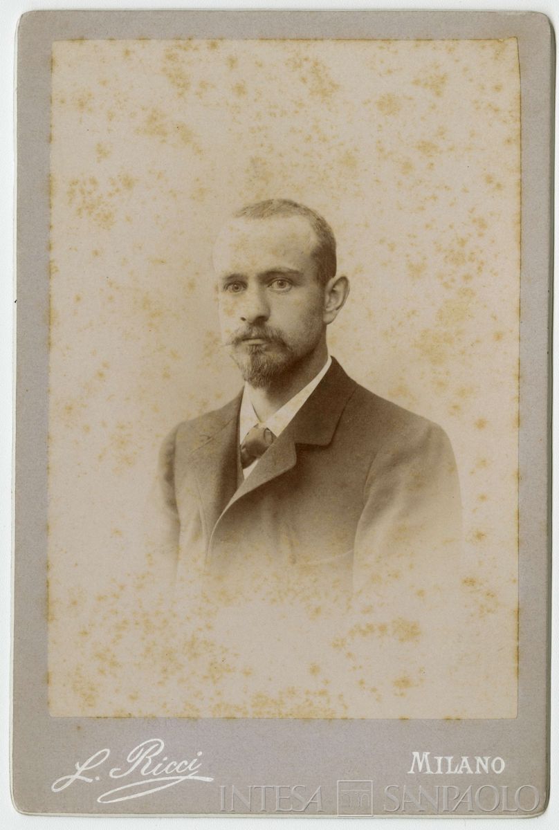 Bernardino Nogara ritratto in studio fotografico, 1898 (Leone Ricci)