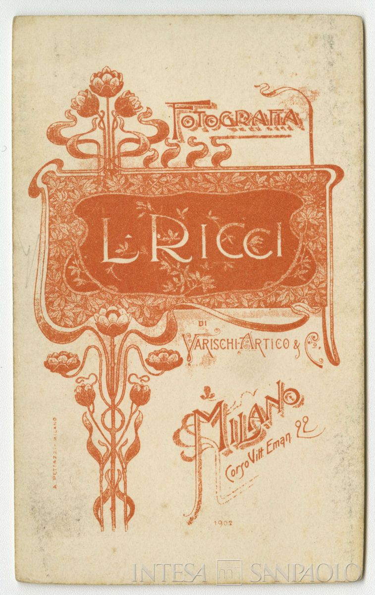 Bernardino Nogara ritratto in studio fotografico, 1898 (Leone Ricci, ristampa di Varischi Artico & C.), verso