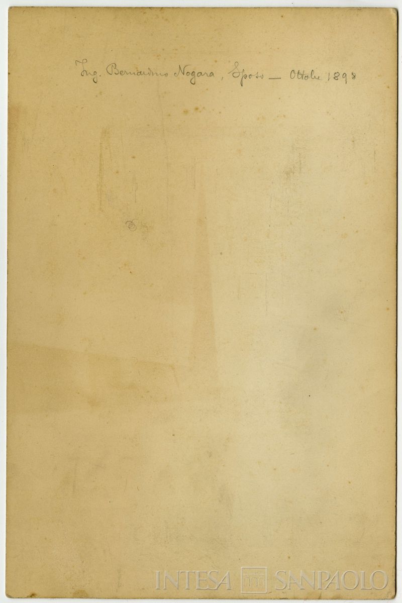 Bernardino Nogara ritratto in studio fotografico, ottobre 1898 (Leone Ricci), verso