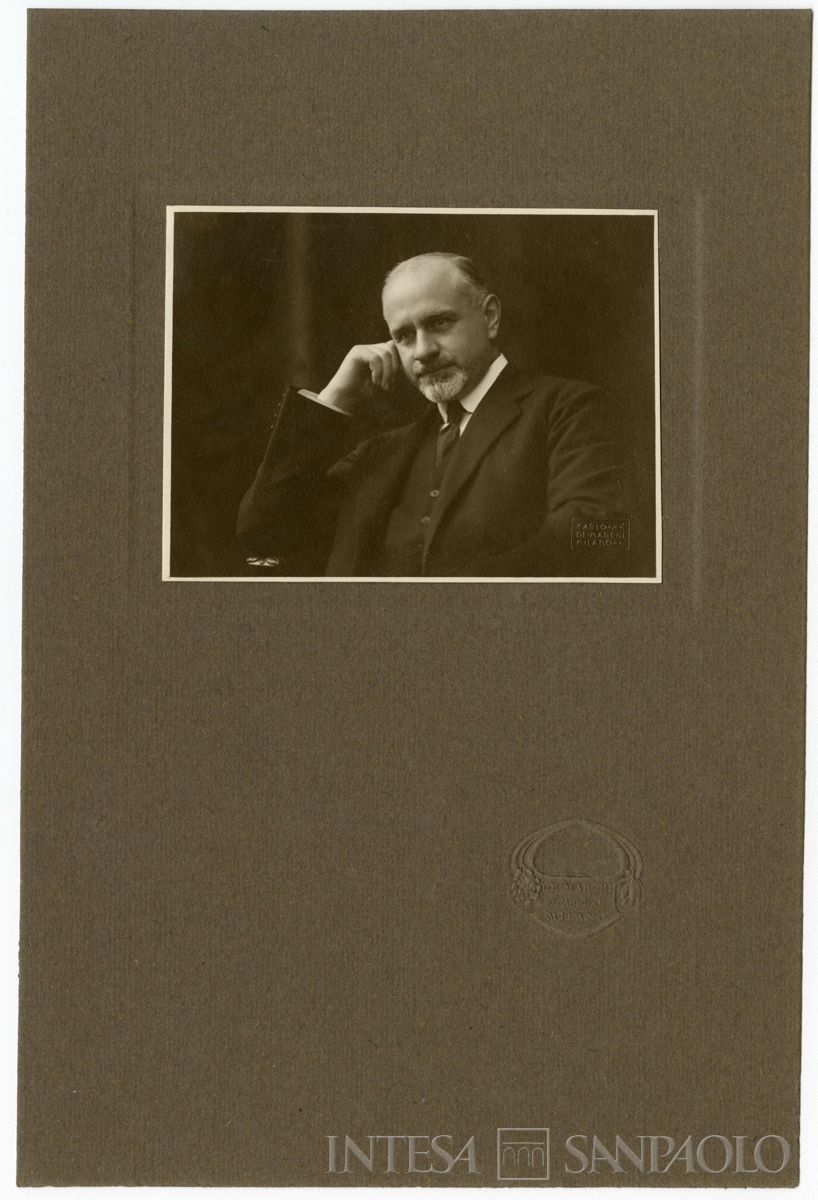 Bernardino Nogara ritratto in studio fotografico, anni 1920 (Carlo De Marchi)