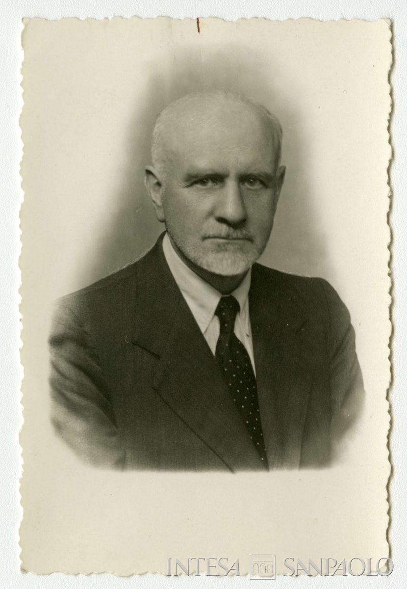 Bernardino Nogara ritratto in studio fotografico, anni 1940 (Fotografia)