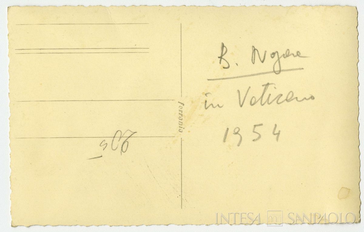 Bernardino Nogara ritratto in ufficio in Vaticano, 1954 (fotografo sconosciuto), verso