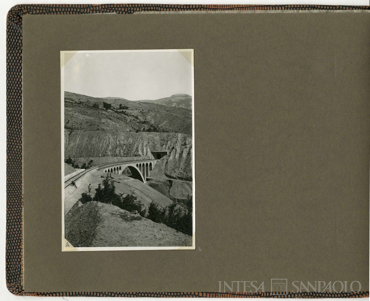 Ferrovia trans-iraniana: linea nord Bender Chah-Téhéran e linea sud Bender Chahpuor-Téhéran, metà anni 1920 (fotografo sconosciuto)