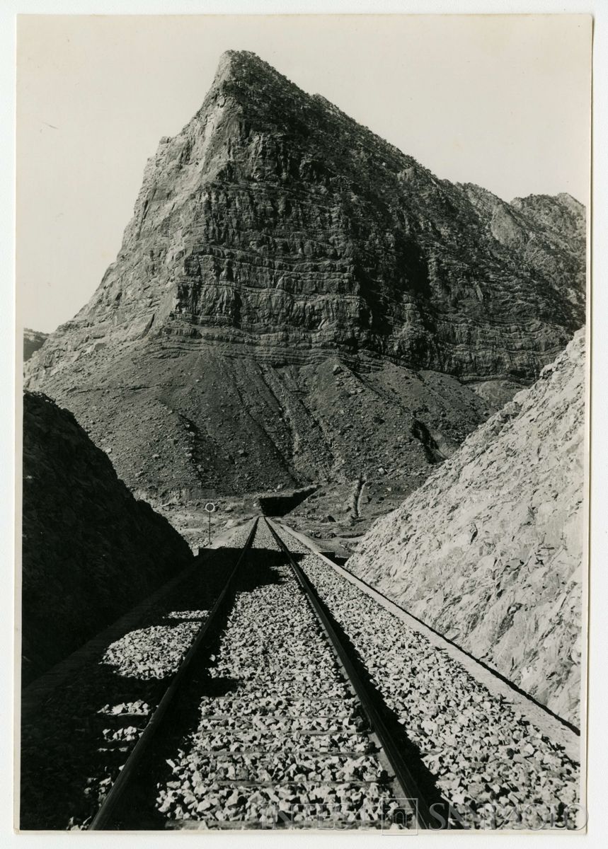 Ferrovia trans-iraniana: linea nord Bender Chah-Téhéran e linea sud Bender Chahpuor-Téhéran, metà anni 1920 (fotografo sconosciuto)