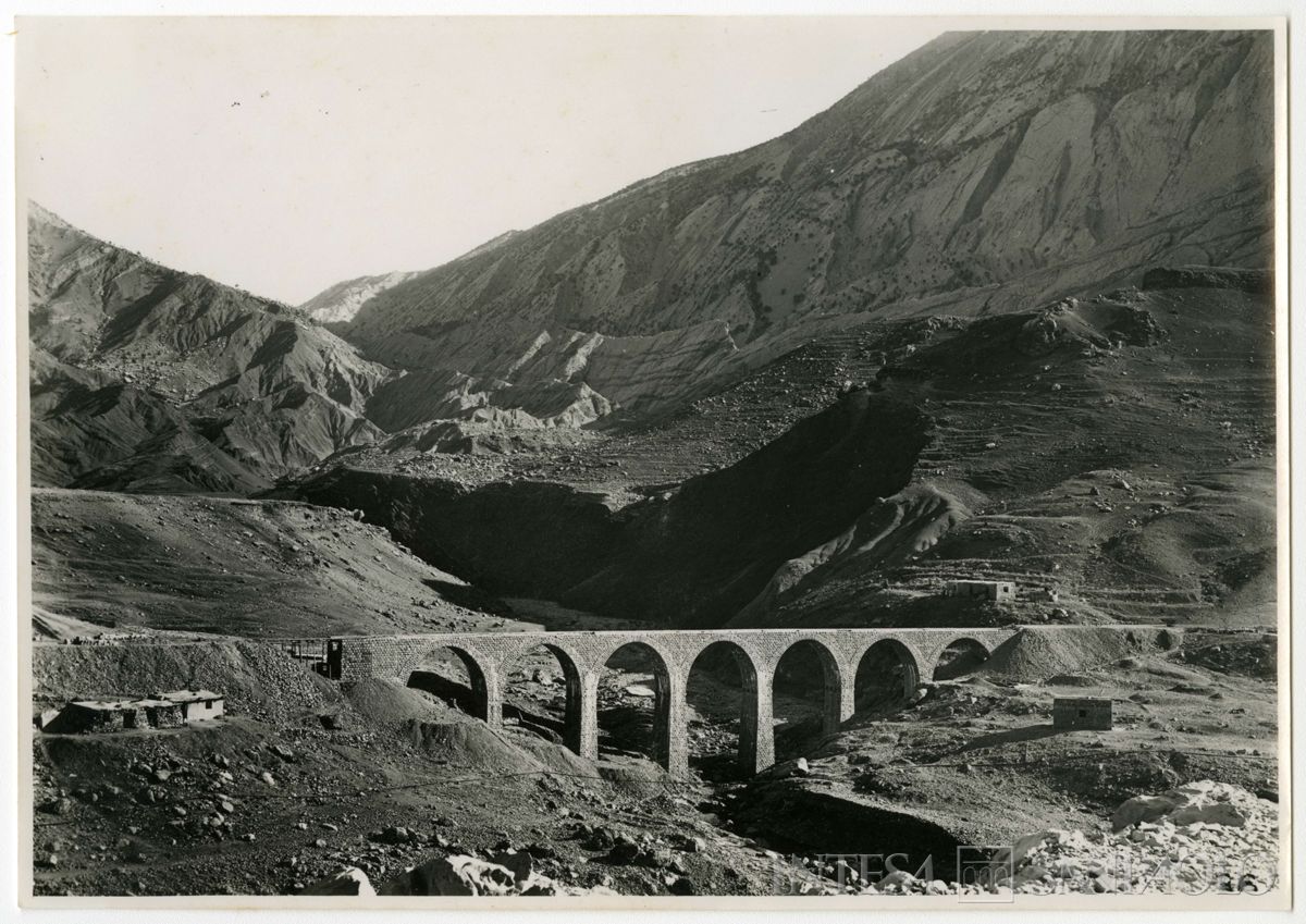 Ferrovia trans-iraniana: linea nord Bender Chah-Téhéran e linea sud Bender Chahpuor-Téhéran, metà anni 1920 (fotografo sconosciuto)