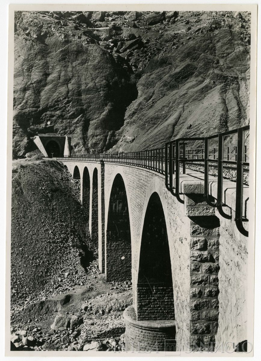 Ferrovia trans-iraniana: linea nord Bender Chah-Téhéran e linea sud Bender Chahpuor-Téhéran, metà anni 1920 (fotografo sconosciuto)