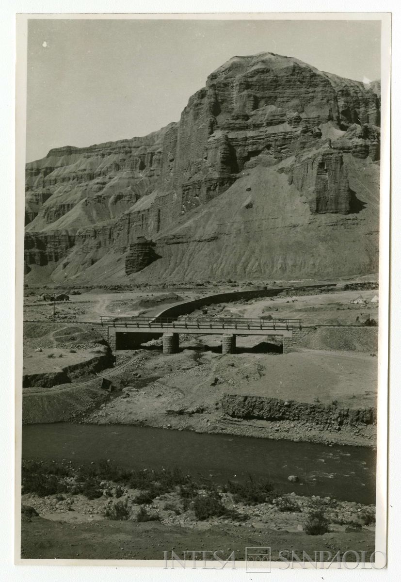 Ferrovia trans-iraniana: linea nord Bender Chah-Téhéran e linea sud Bender Chahpuor-Téhéran, metà anni 1920 (fotografo sconosciuto)