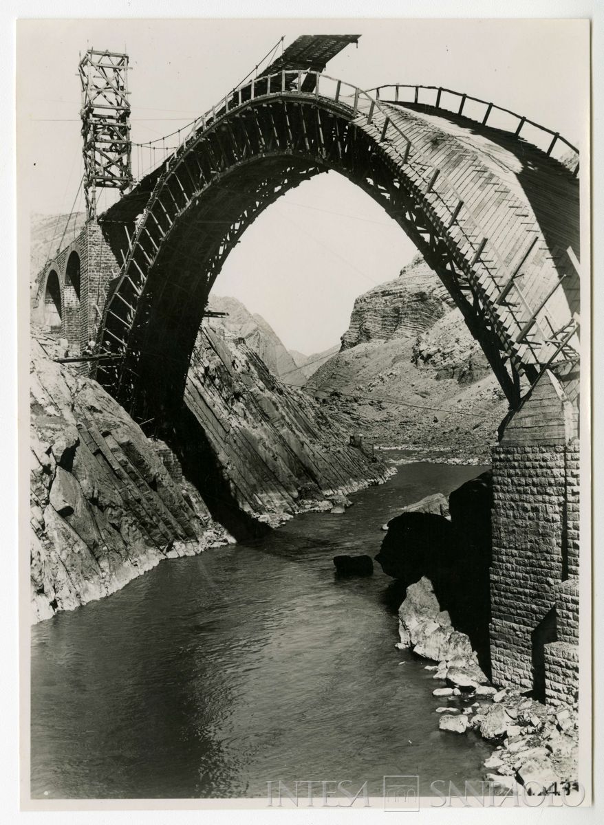 Ferrovia trans-iraniana: linea nord Bender Chah-Téhéran e linea sud Bender Chahpuor-Téhéran, metà anni 1920 (fotografo sconosciuto)