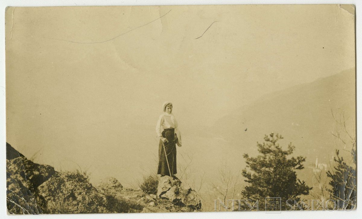 Nogara Ester in gita a Croce del Gallo, 04 aprile 1915 (Johnny Nogara)