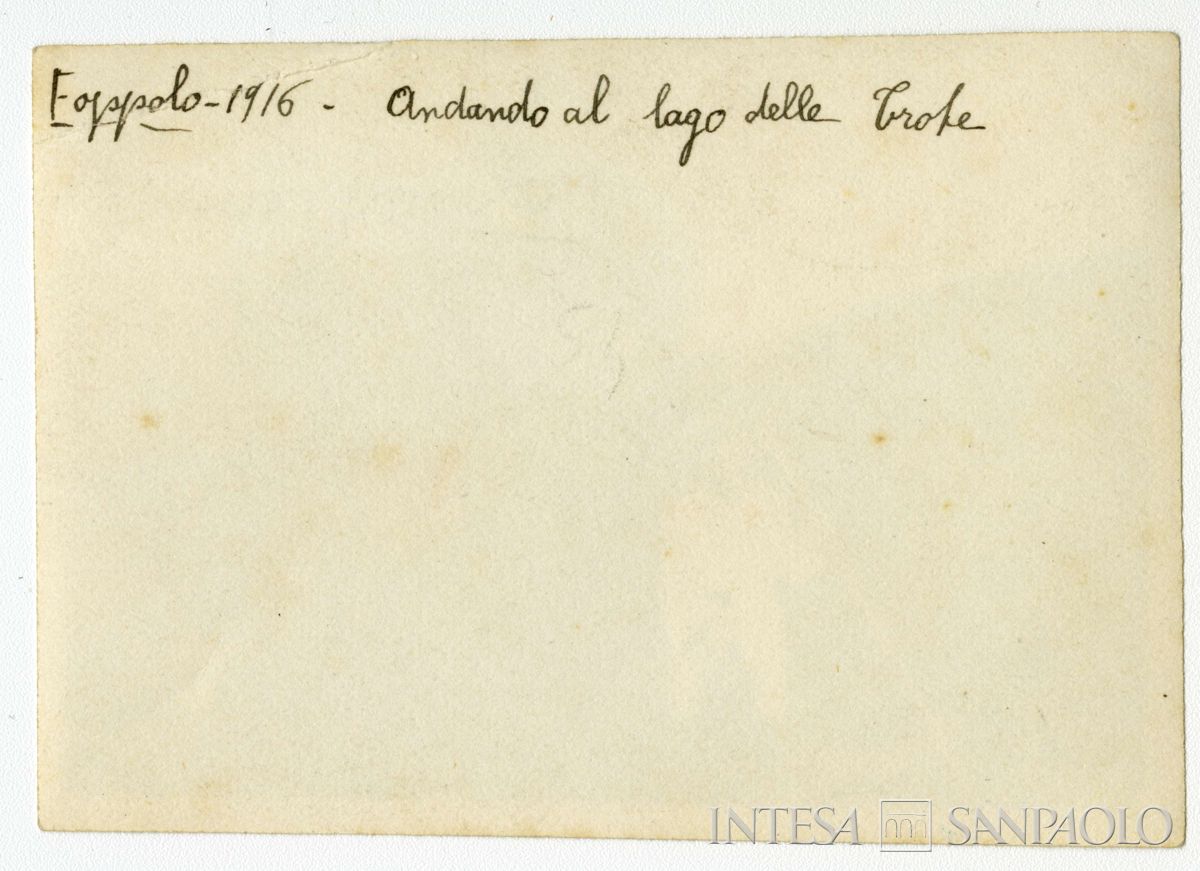 Nogara Ester durante una gita a Foppolo, 1916 (fotografo sconosciuto), verso