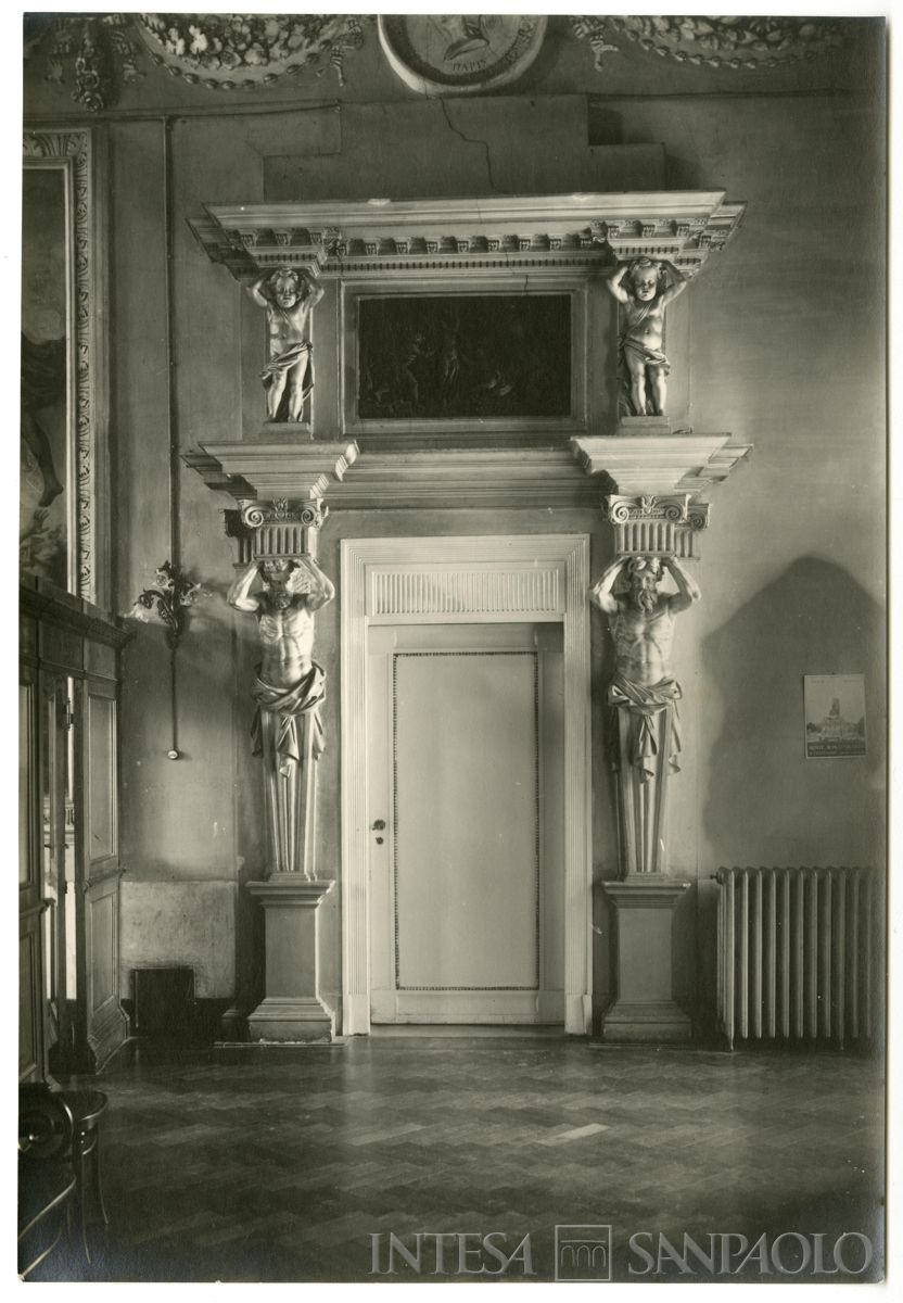 Palazzo Leoni Montanari, portale del Salone d'Apollo, 1929 (Foto Tapparo & Trentin)