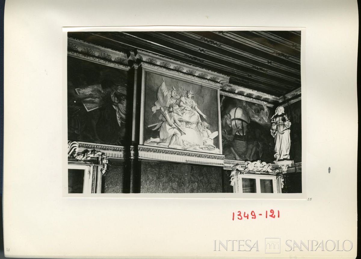 Palazzo Leoni Montanari, Sala dei Quattro Continenti, decorazioni di Luigi Dorigny nella parete verso S. Corona, 1929 (Foto Tapparo & Trentin)