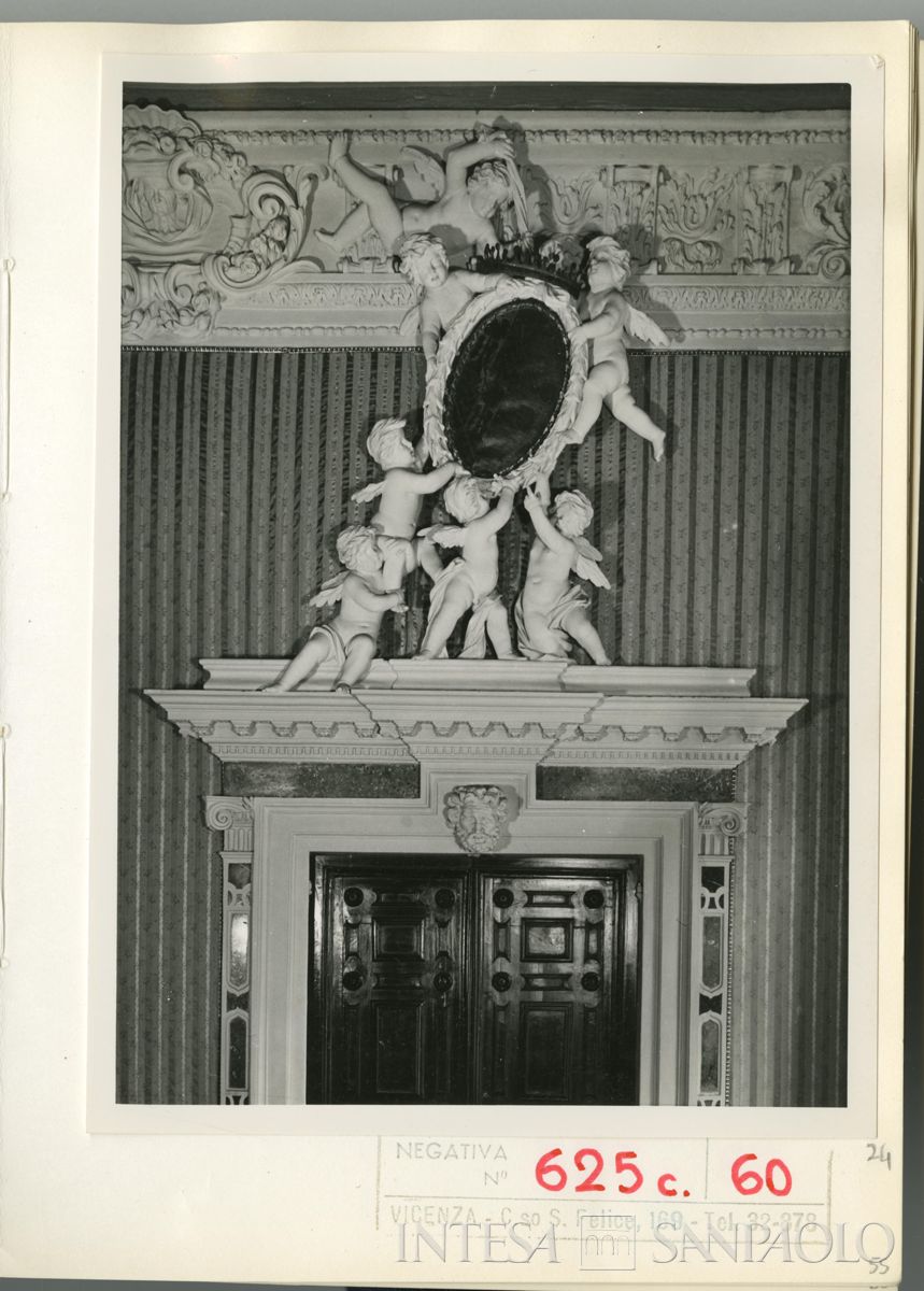 Palazzo Leoni Montanari, putti della sovraporta della Sala Stemmi, 1966 (Foto Tapparo & Trentin)