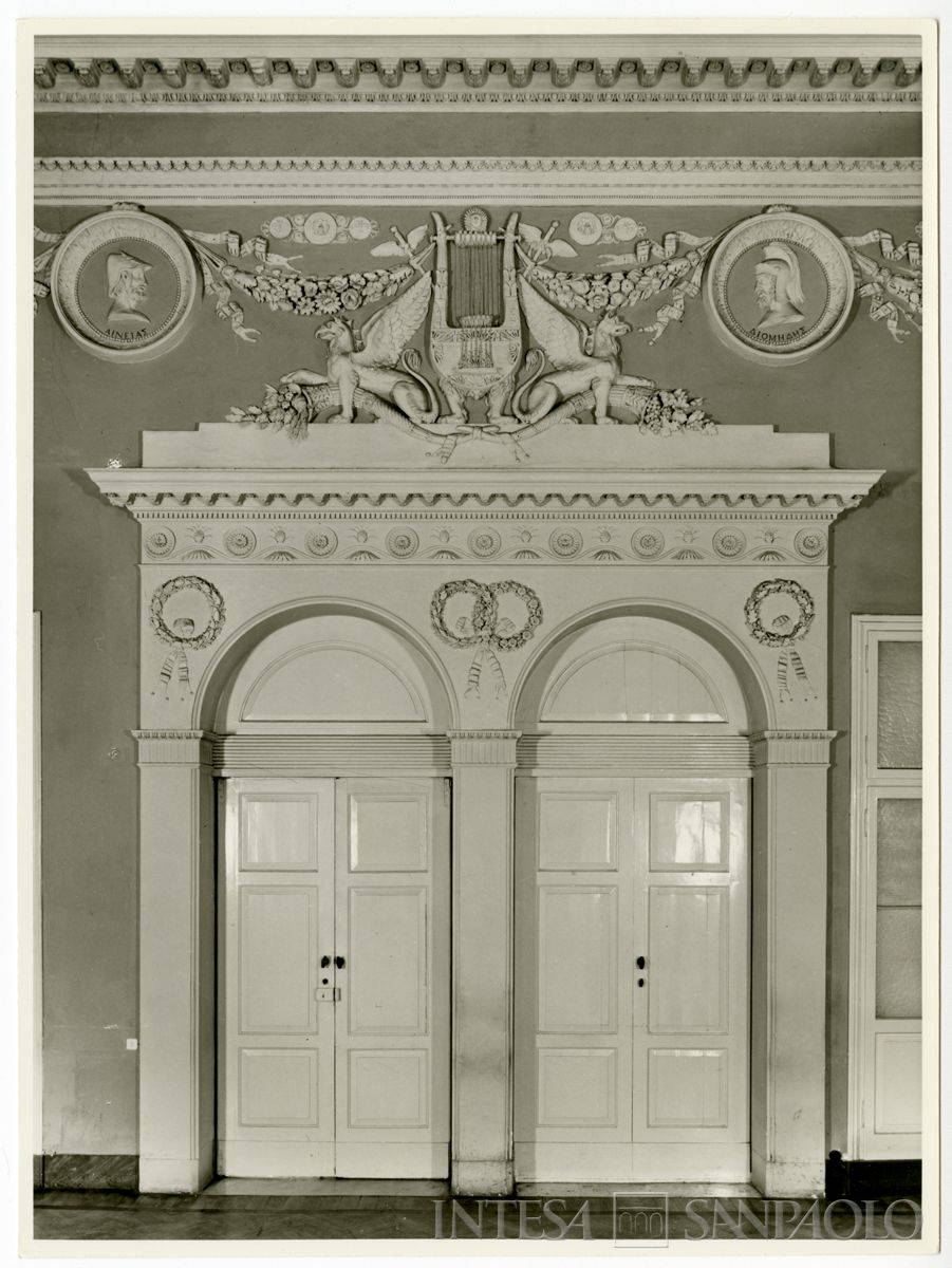 Palazzo Leoni Montanari, portale del Salone d'Apollo, 1966 (Foto Tapparo & Trentin)