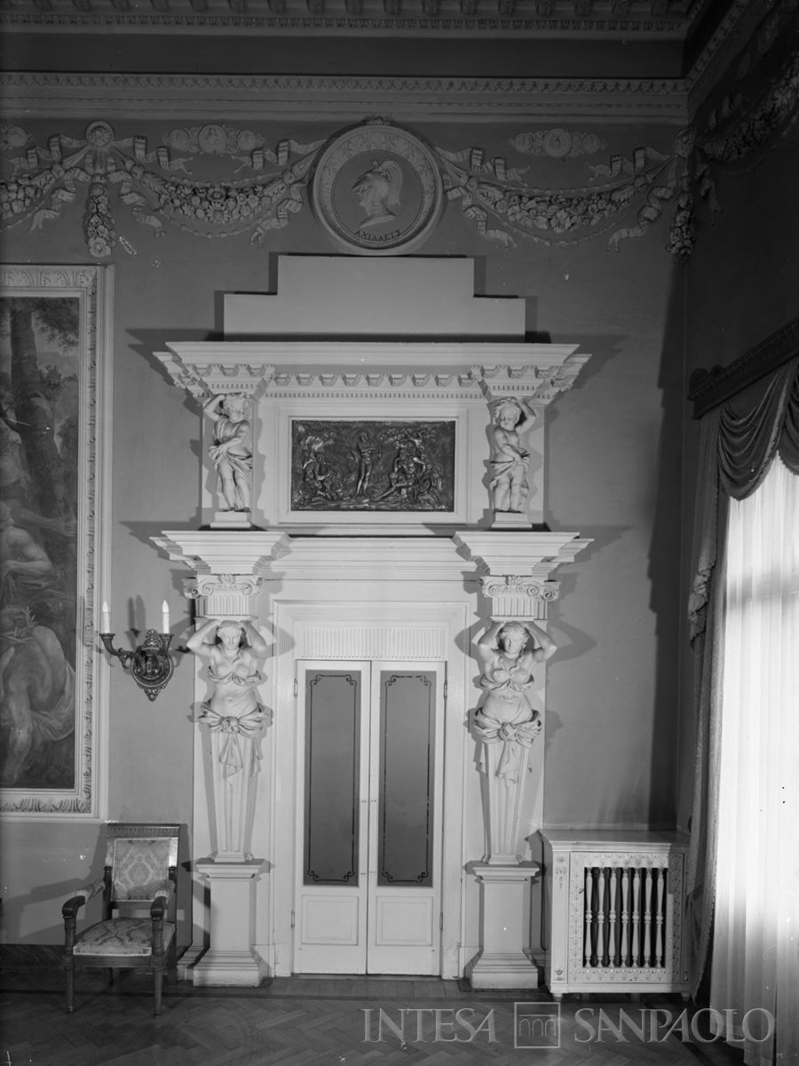 Palazzo Leoni Montanari, portale del Salone d'Apollo, 1966 (Foto Tapparo & Trentin)