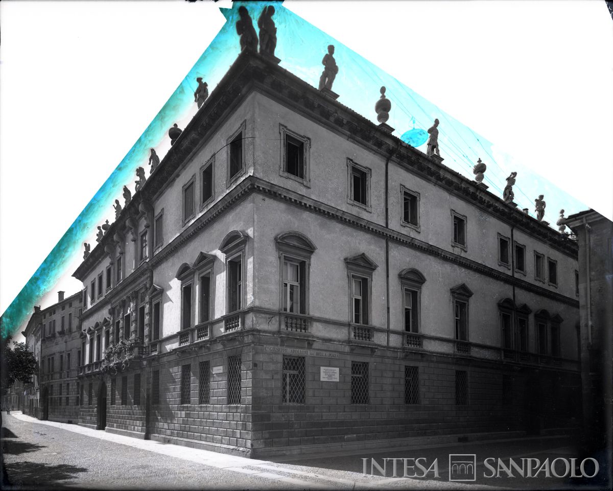 Palazzo Leoni Montanari, esterno, 1958 (Foto Tapparo & Trentin)