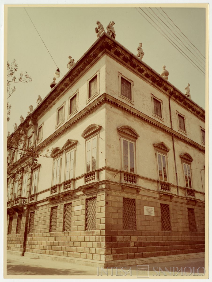 Palazzo Leoni Montanari, esterno, anni 1960-1970 (Foto Tapparo & Trentin)